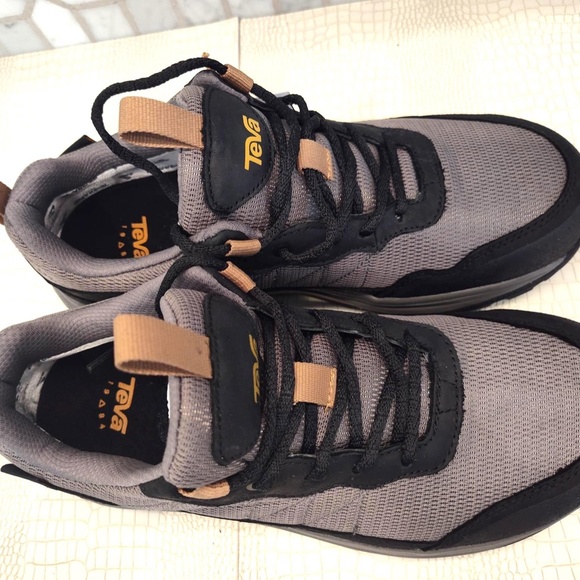 Brand New TEVA Mens M Ridgeview RP 1116627 Black 8.5 US.